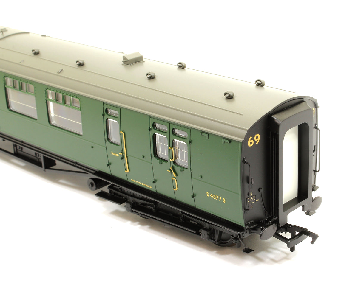 Pre-Owned 34-726 SR Bulleid Brake Third Semi-Open 10'' Vents BR (SR) Green No.S4377S
