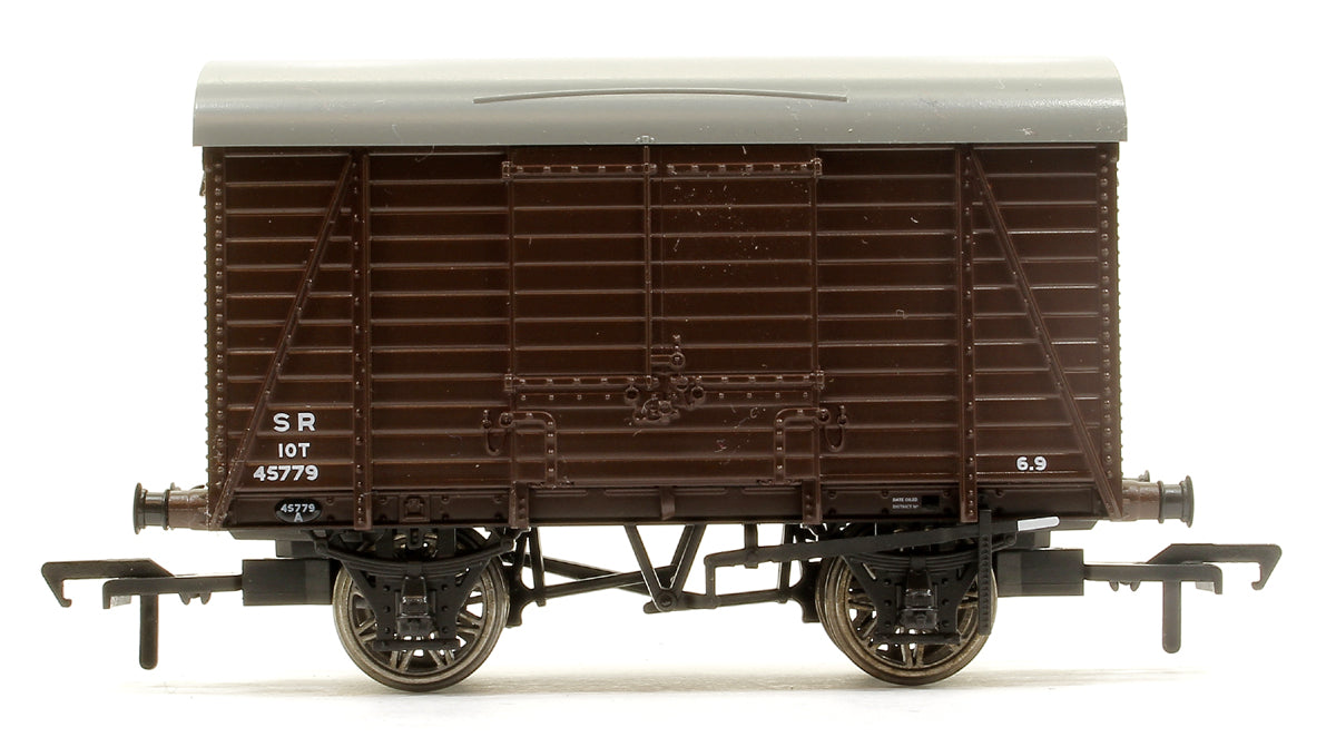 SECR Dia. 1426 Covered Van No. 45779, SR brown (late)