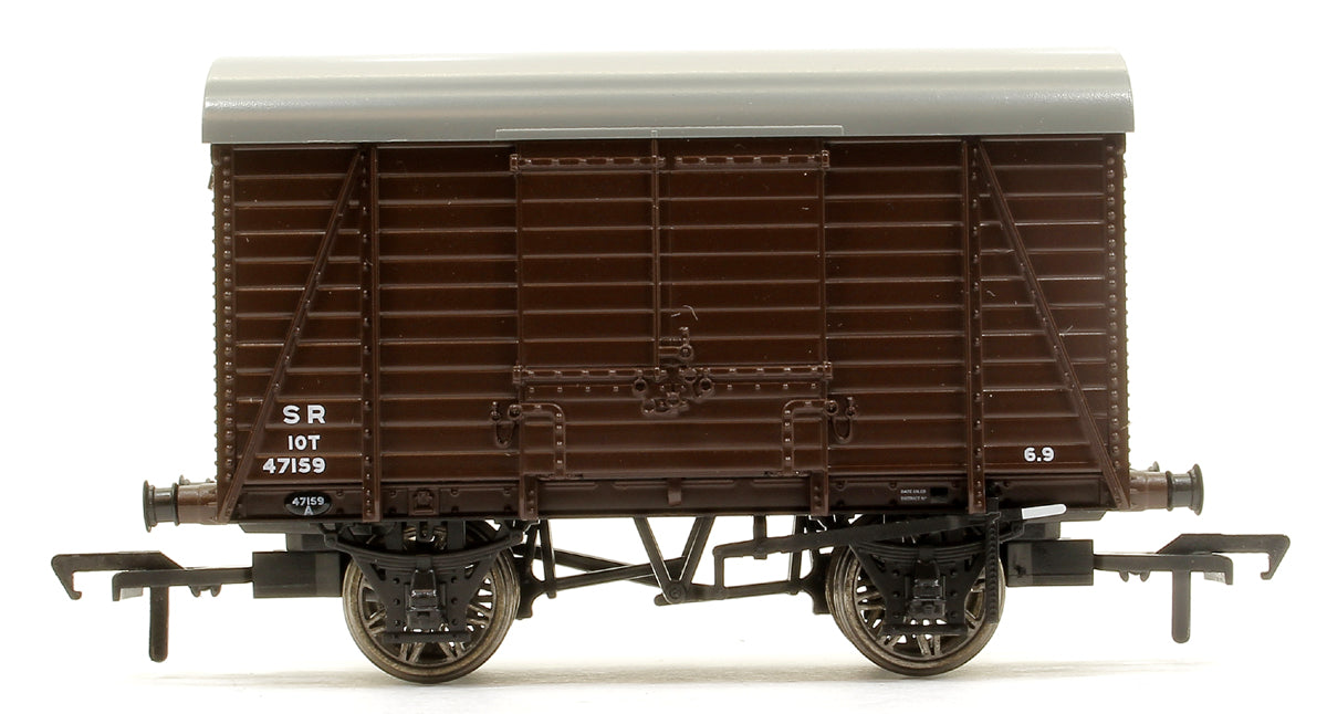 SECR Dia. 1426 Covered Van No. 47159, SR brown (late)
