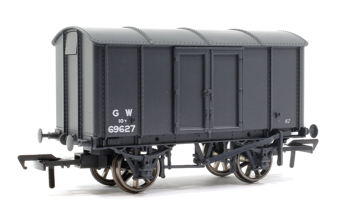 GWR ‘Iron Mink’ van No. 69627, GWR grey (1937 livery)