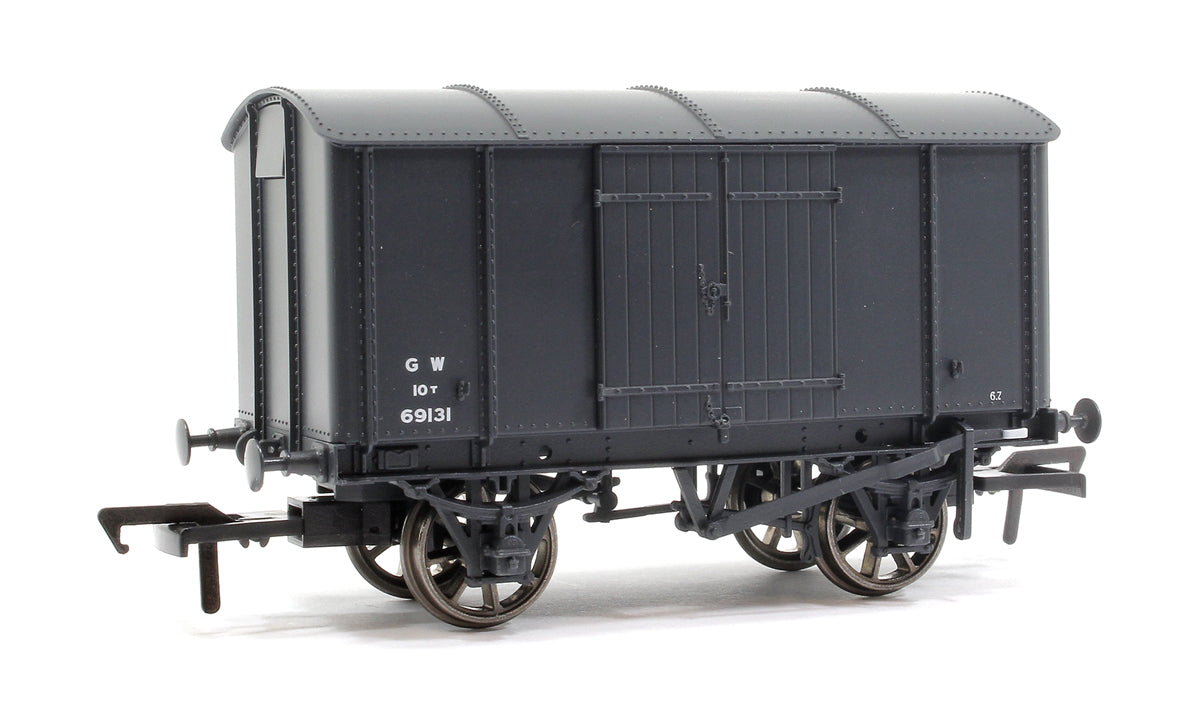 GWR ‘Iron Mink’ Van No. 69131, GWR grey (1942 livery)