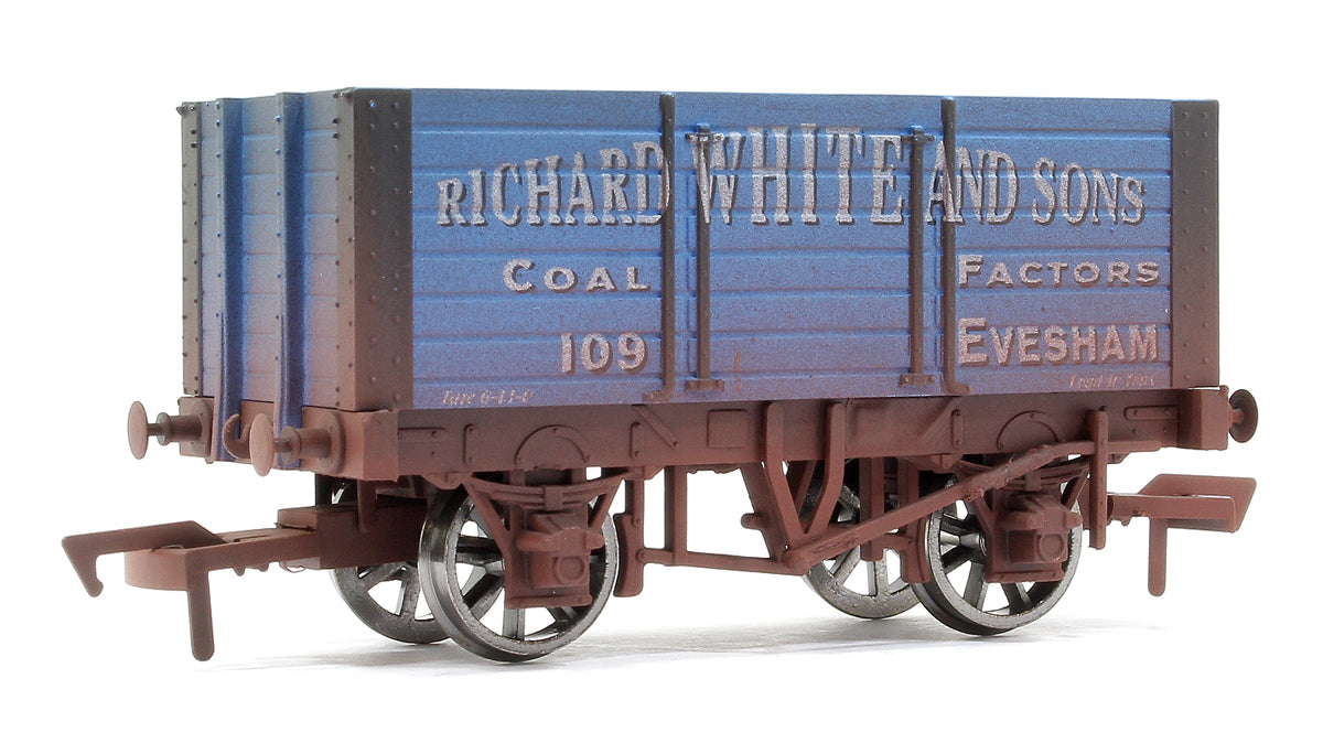 7 Plank 9 FT Wheelbase Richard White No.109 - Weathered