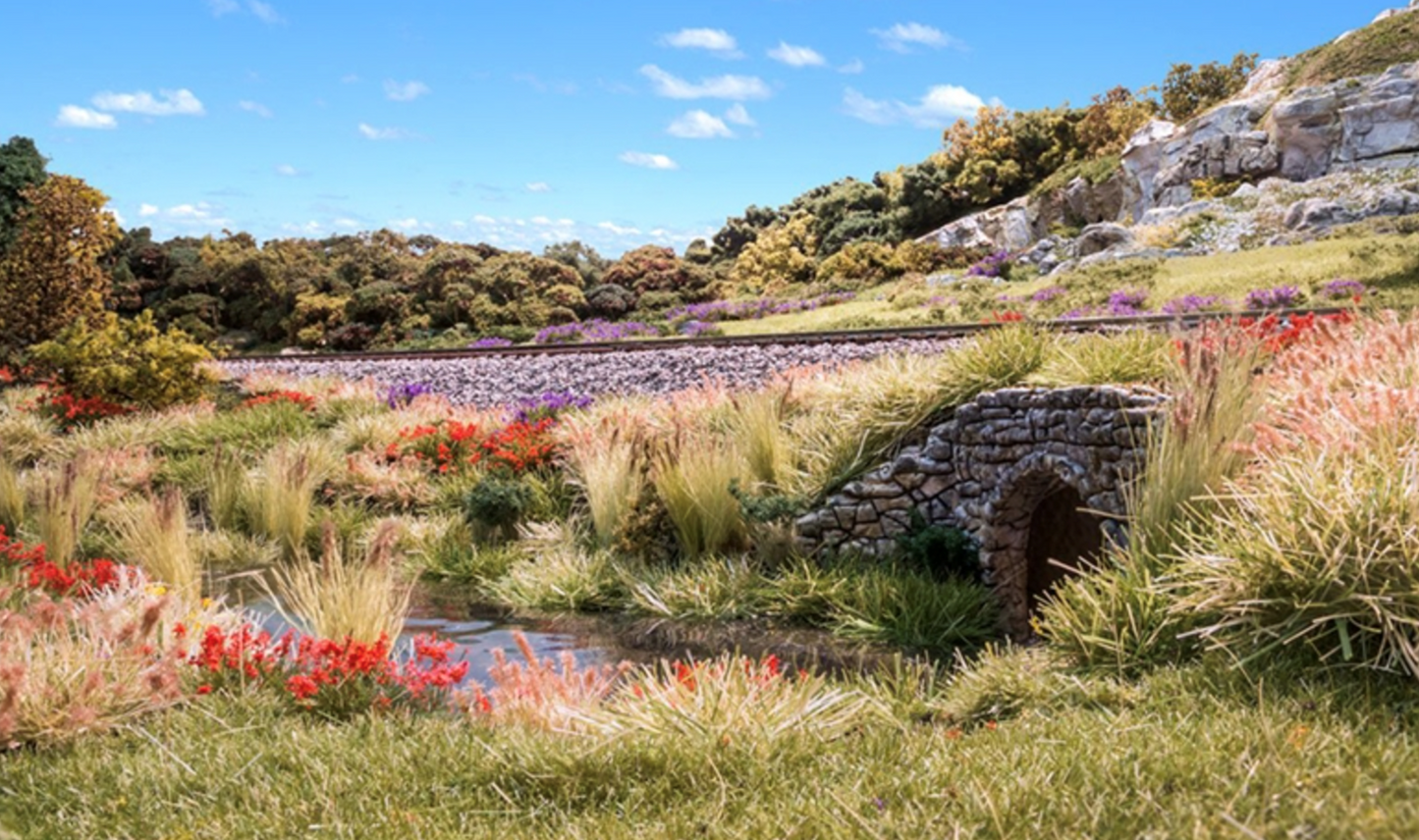 FS771 Peel ‘n’ Place Medium Green Grass Tufts