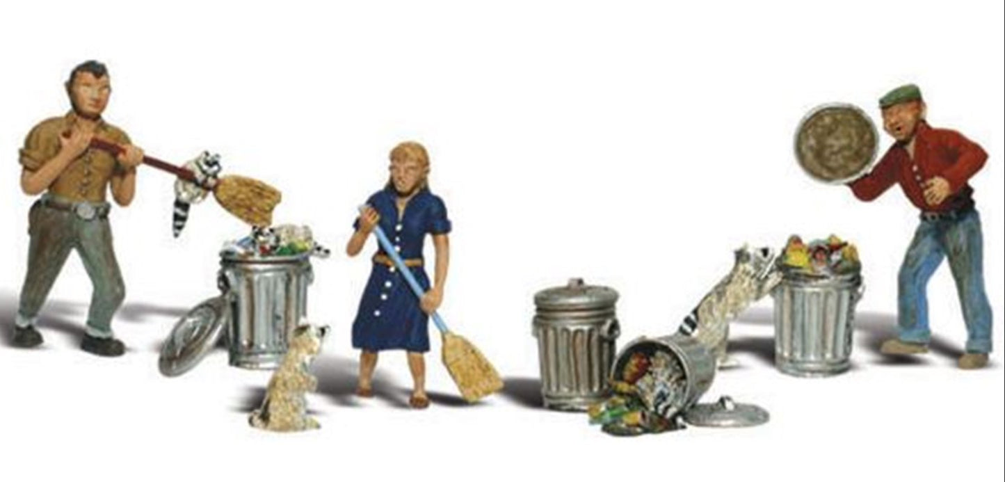 Woodland Scenics WA2158 N Gauge Figures - People & Pesky Raccoons