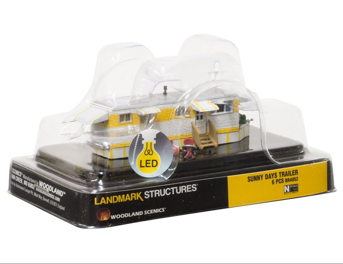 BR4952 Sunny Days Trailer - N Gauge