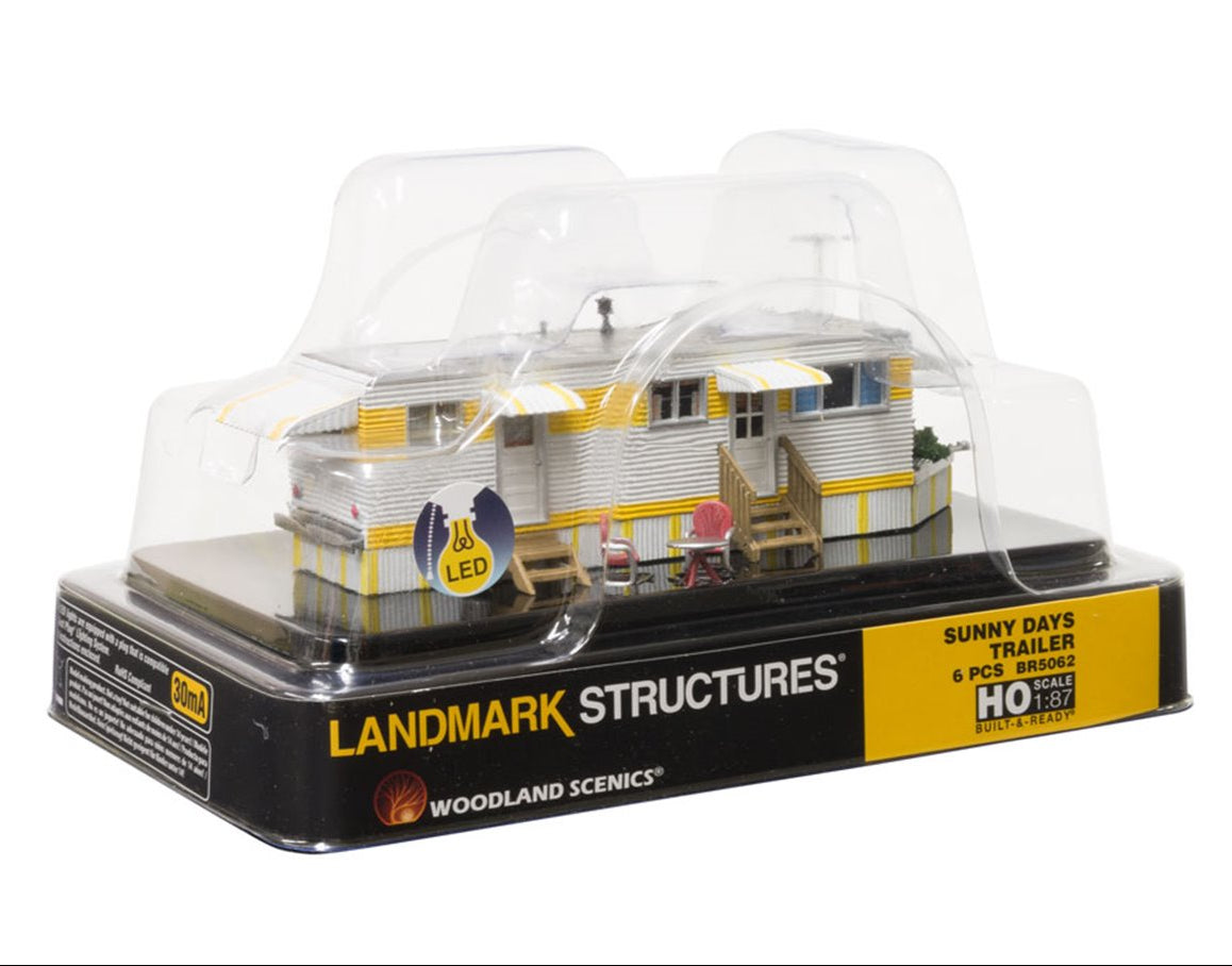 BR5062 Woodland Scenics - HO Scale Buildings - Sunny Days Trailer