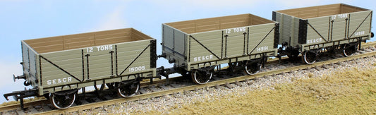 Exclusive Rapido SECR 7-Plank Wagons