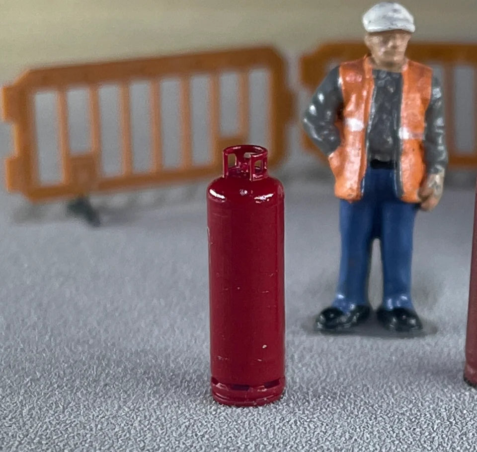 OO Gauge Gas Bottles (Pack of 10) - Unpainted