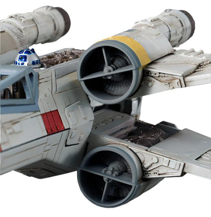 Bandai Star Wars X-Wing Starfighter (1:72 Scale) Model Kit