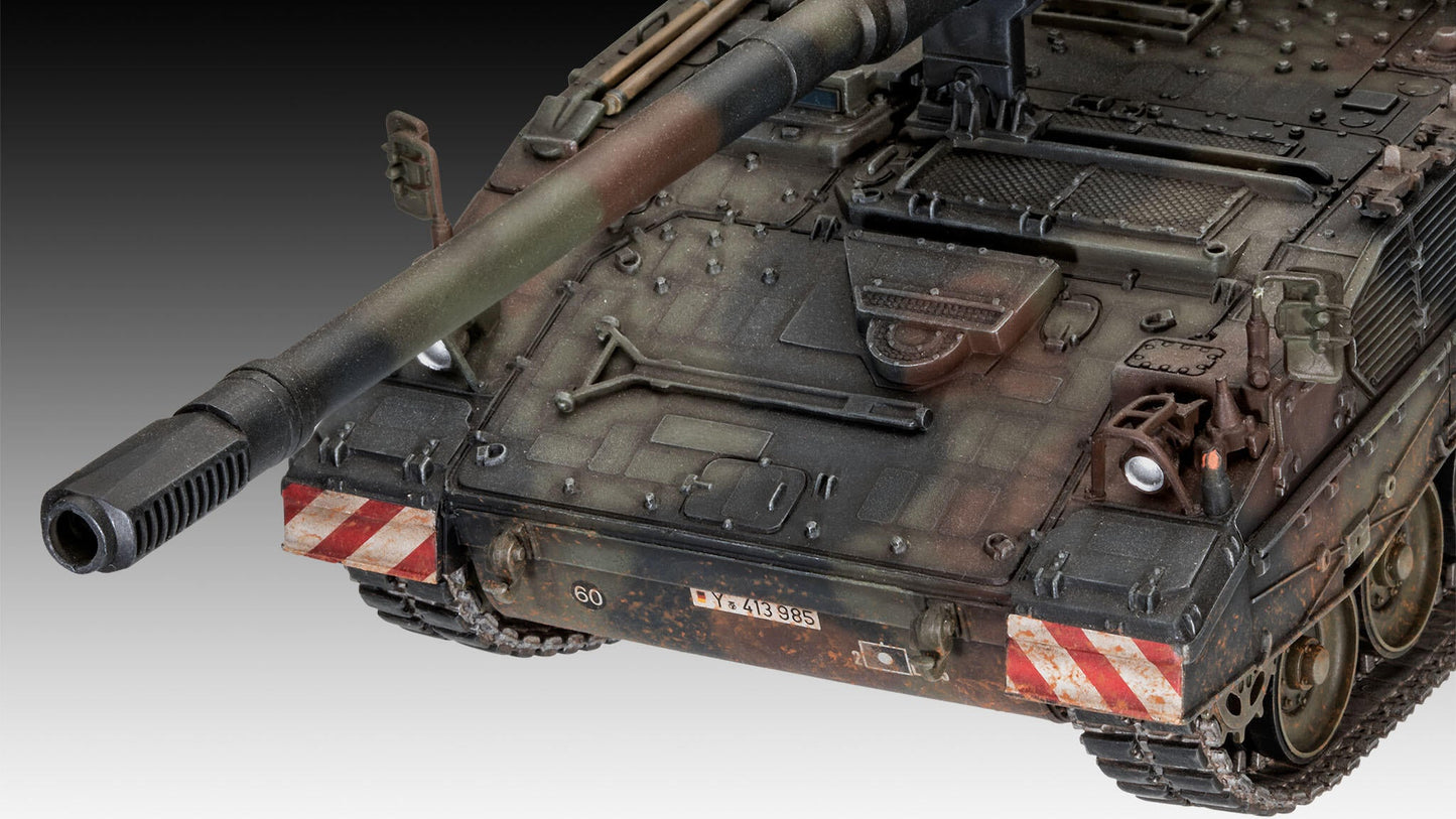 Panzerhaubitze 2000 Revell model kit