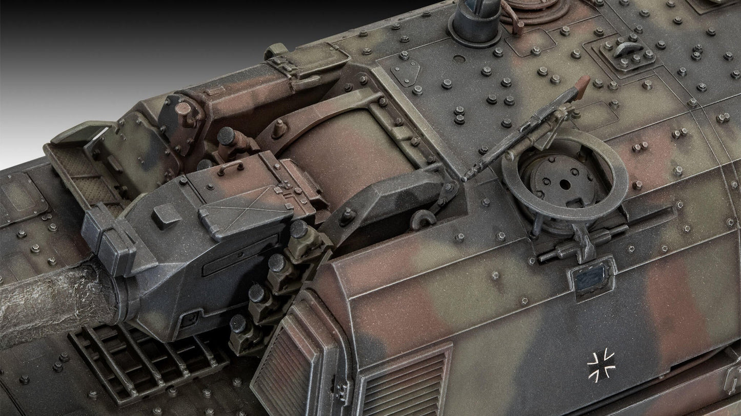 Panzerhaubitze 2000 Revell model kit