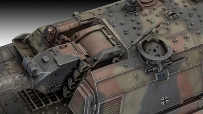 Panzerhaubitze 2000 Revell model kit