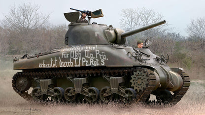 3290 Sherman M4A1 Model Kit