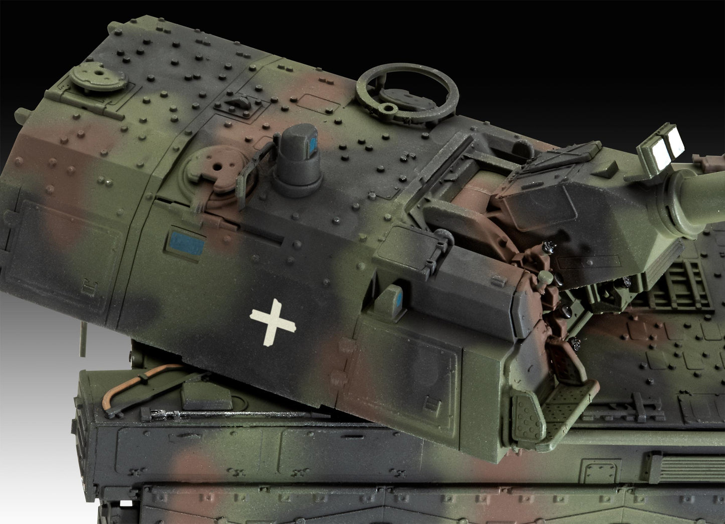 German Panzerhaubitze 2000 (1:72 Scale) Model Kit