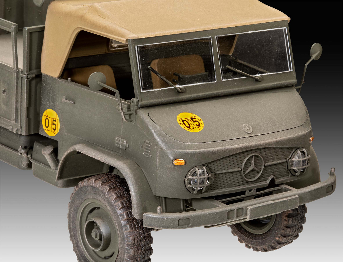 German Unimog 404 S (1:35 Scale) Model Kit