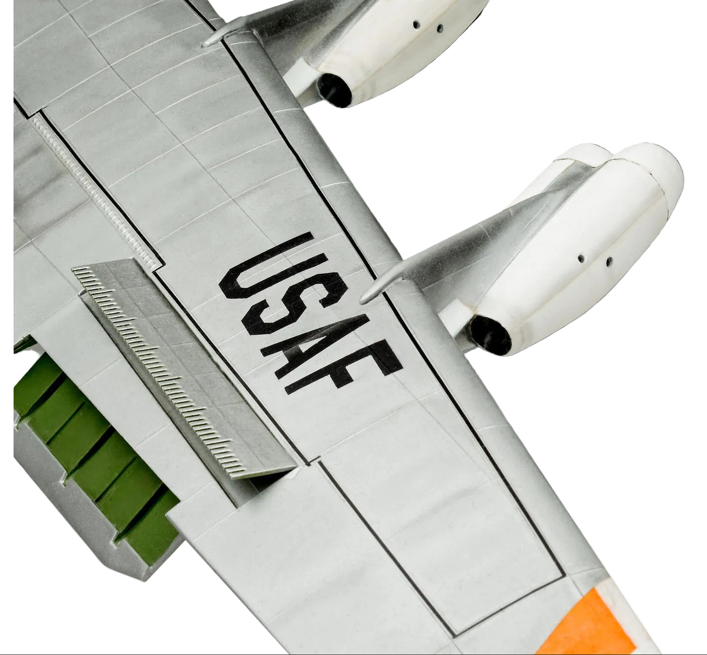 03793 B-52D Stratofortress "Platinum Edition" Model Kit