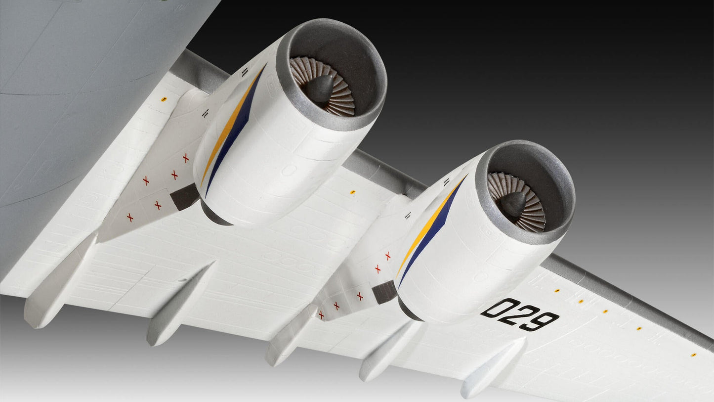 Antonov An-124 "Ruslan" Model Kit