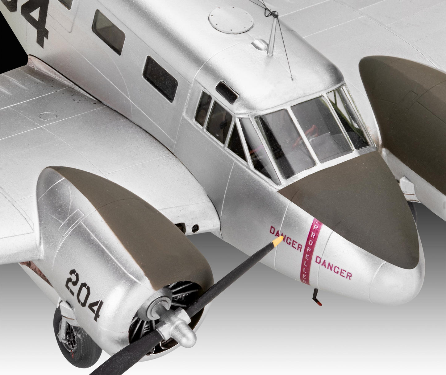 US Beechcraft Model 18 (1:48 Scale) Model Kit