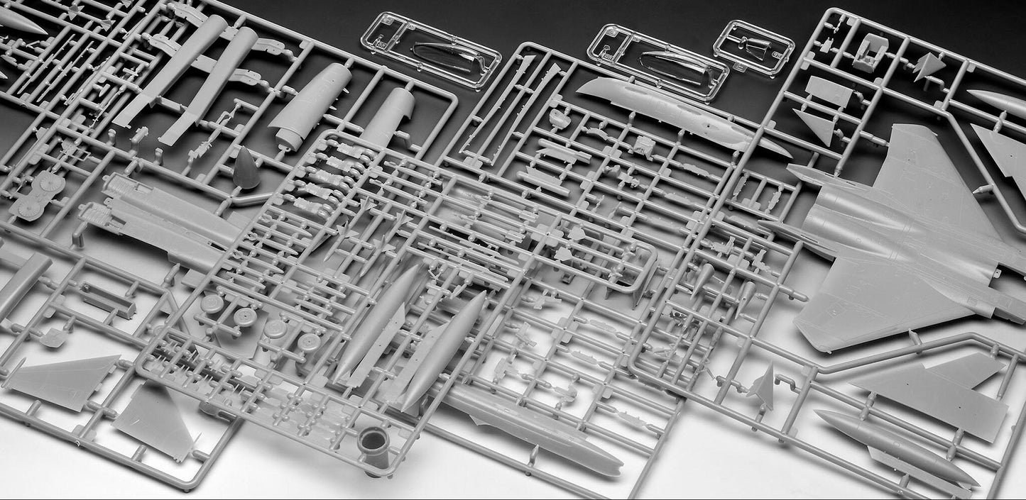 F-15E Strike Eagle model kit