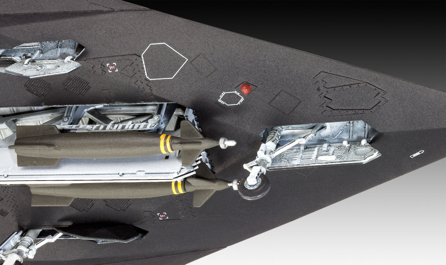 US F-117A Nighthawk (1:72 Scale) Model Kit