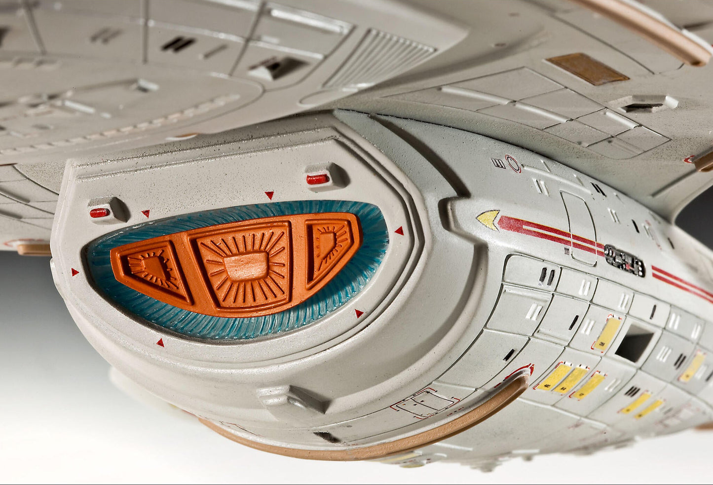 U.S.S. Voyager NCC-74656 (Star Trek: Voyager) model kit