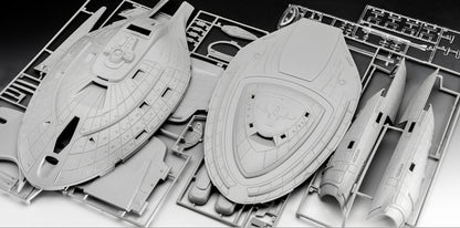 U.S.S. Voyager NCC-74656 (Star Trek: Voyager) model kit