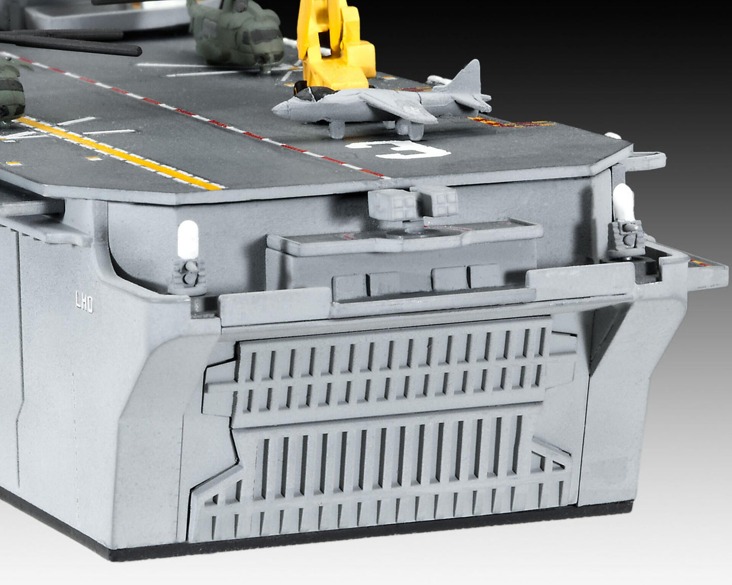 US Navy Assault Carrier WASP Class Model Kit