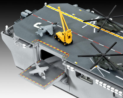 US Navy Assault Carrier WASP Class Model Kit