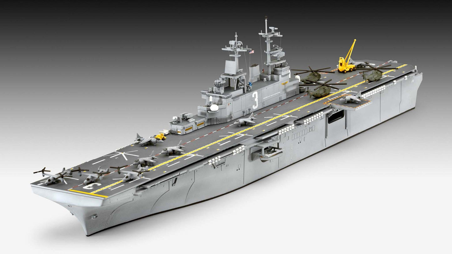 US Navy Assault Carrier WASP Class Model Kit