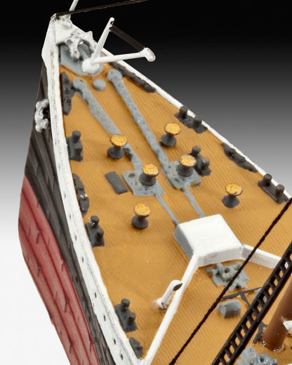R.M.S. Titanic Model Kit