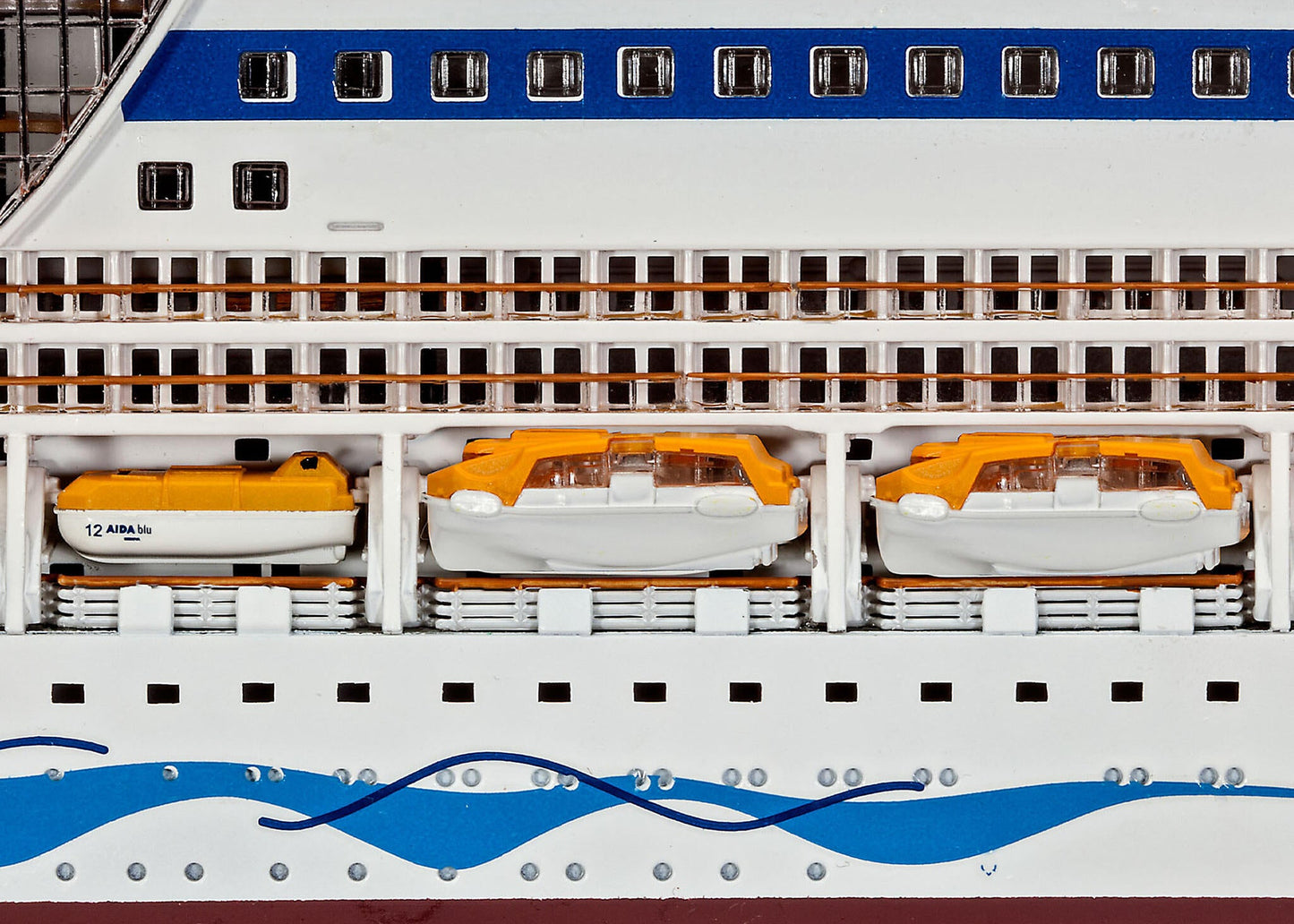 Cruise Ship AIDA (AIDAblu, sol, mar or stella) Model Kit