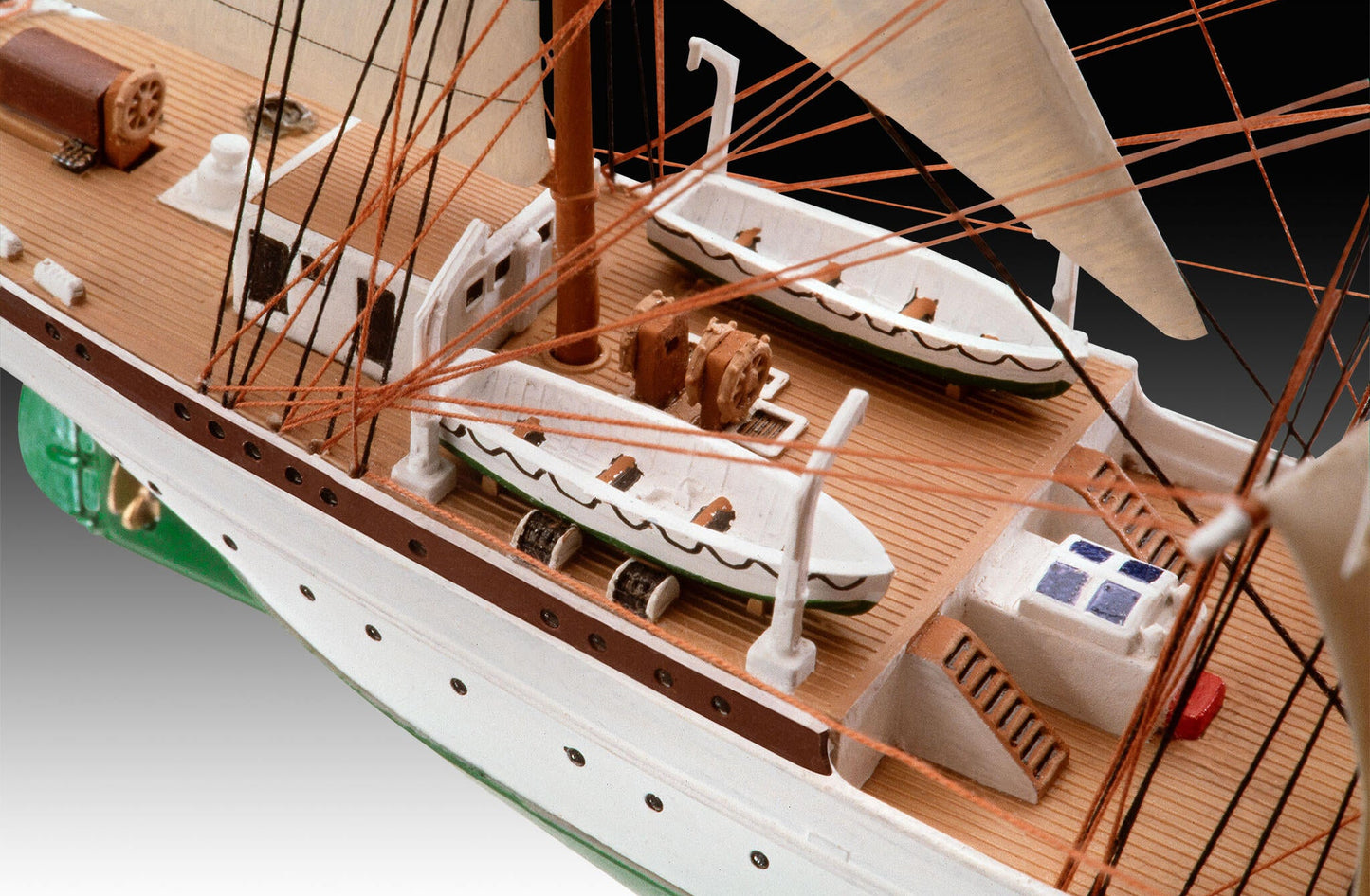05432 Gorch Fock Model Kit