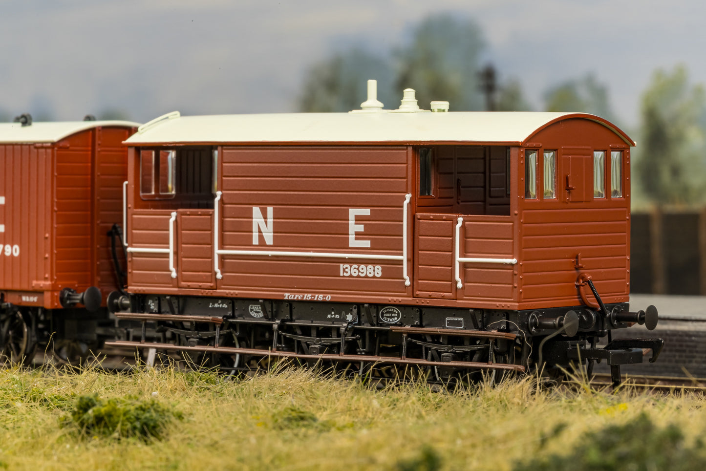 975006 GCR 15T 6w Brake - LNER Bauxite pre-1936 No.136988