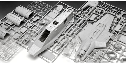 06747 The Mandalorian and Grogu: Razor Crest Revell Model Kit