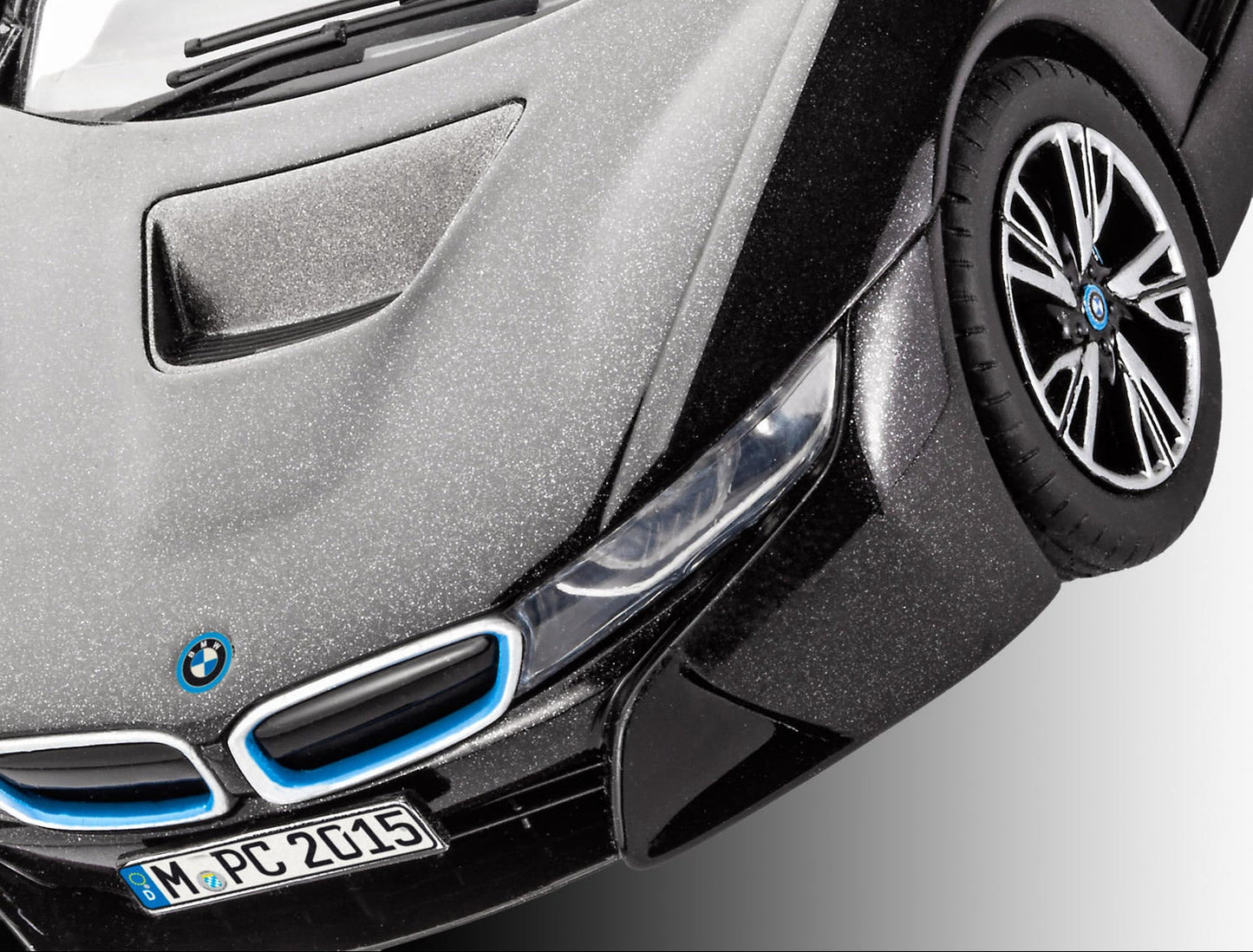 07008 BMW i8 Model Kit