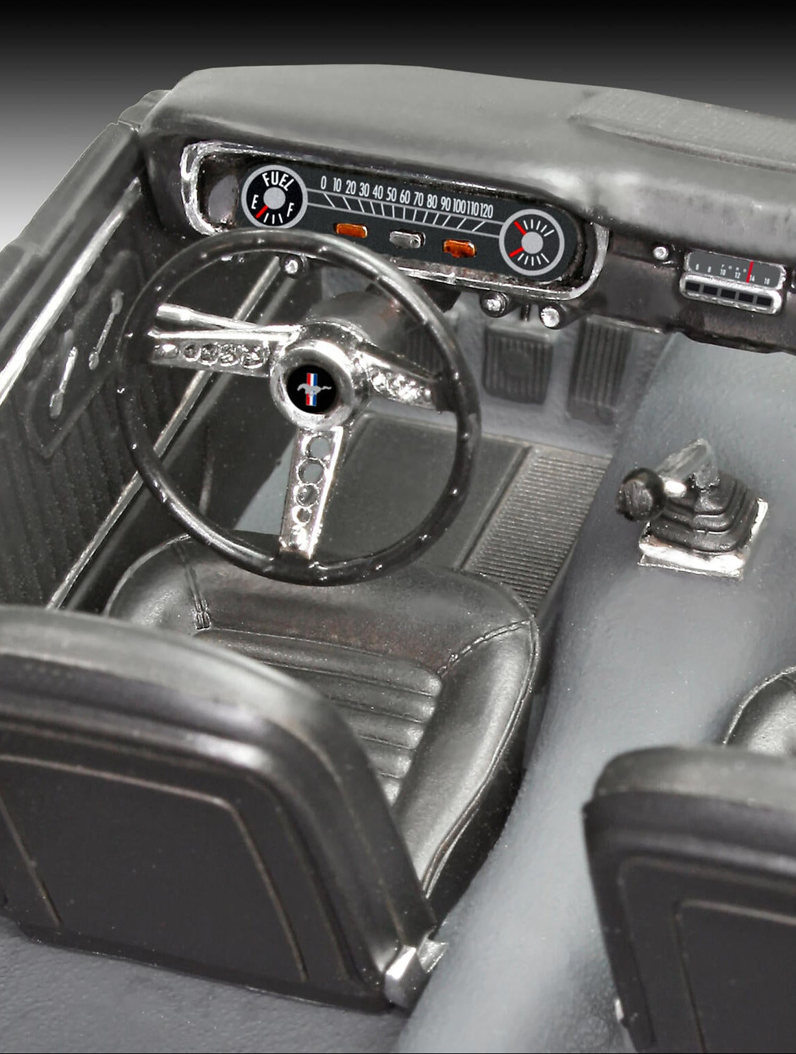 1965 Ford Mustang 2+2 Fastback Model Kit