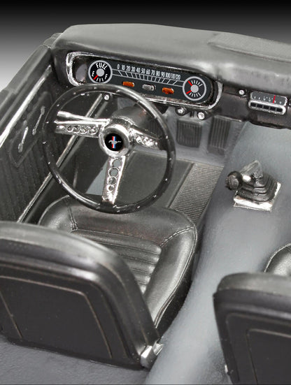 1965 Ford Mustang 2+2 Fastback Model Kit