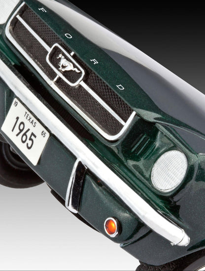 1965 Ford Mustang 2+2 Fastback Model Kit