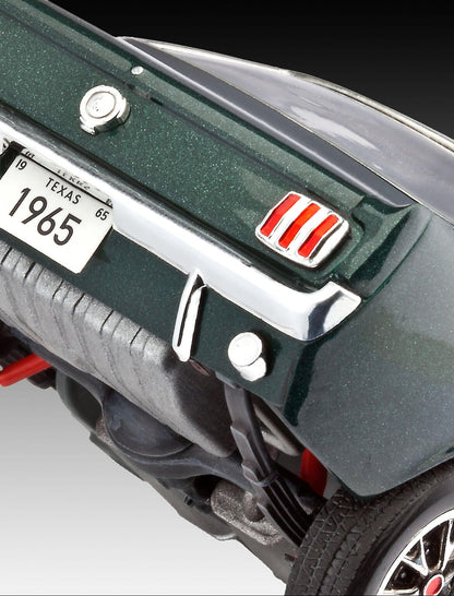 1965 Ford Mustang 2+2 Fastback Model Kit