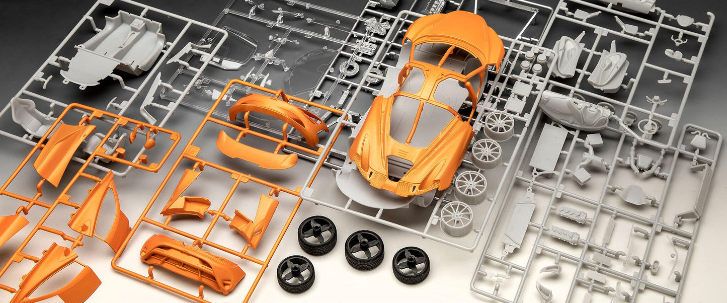 07734 McLaren 750S Model Kit