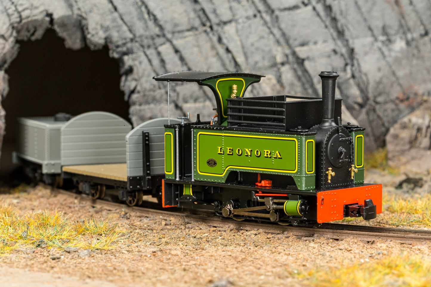 986007 Sirdar Class 0-4-0 Kerr, Stuart & Co. Long-Tank Plain Green Steam Locomotive