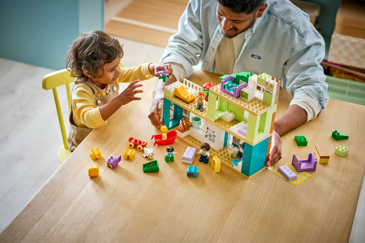 10470 Lego Duplo 3 in 1 Modern Family House with Figures - 10470