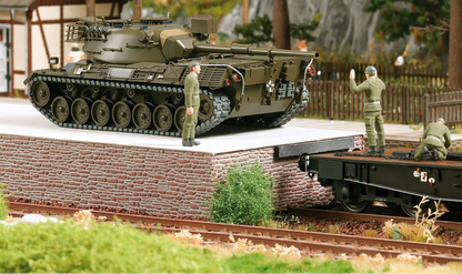 BUS10711 Load: Leopard tank with three soldiers