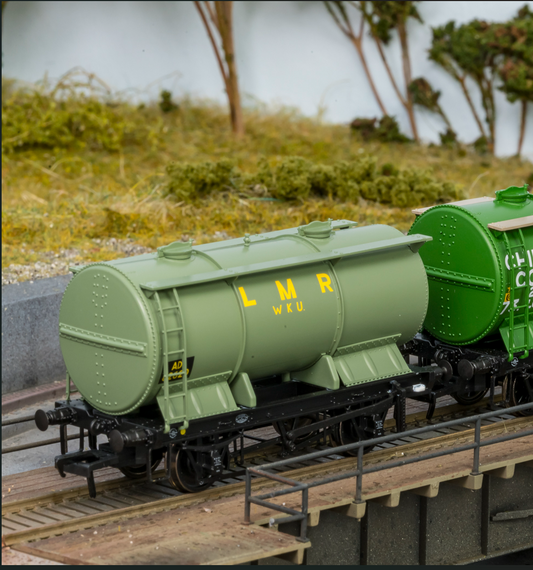 981010 Chemical Tank Wagon - Longmoor Military Railway No.AD82620