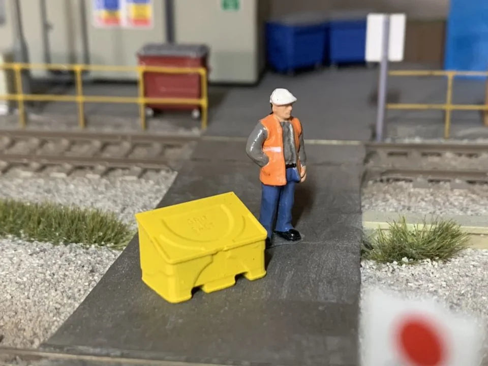 OO Gauge Salt and Grit Bins (Pack of 4) - Unpainted