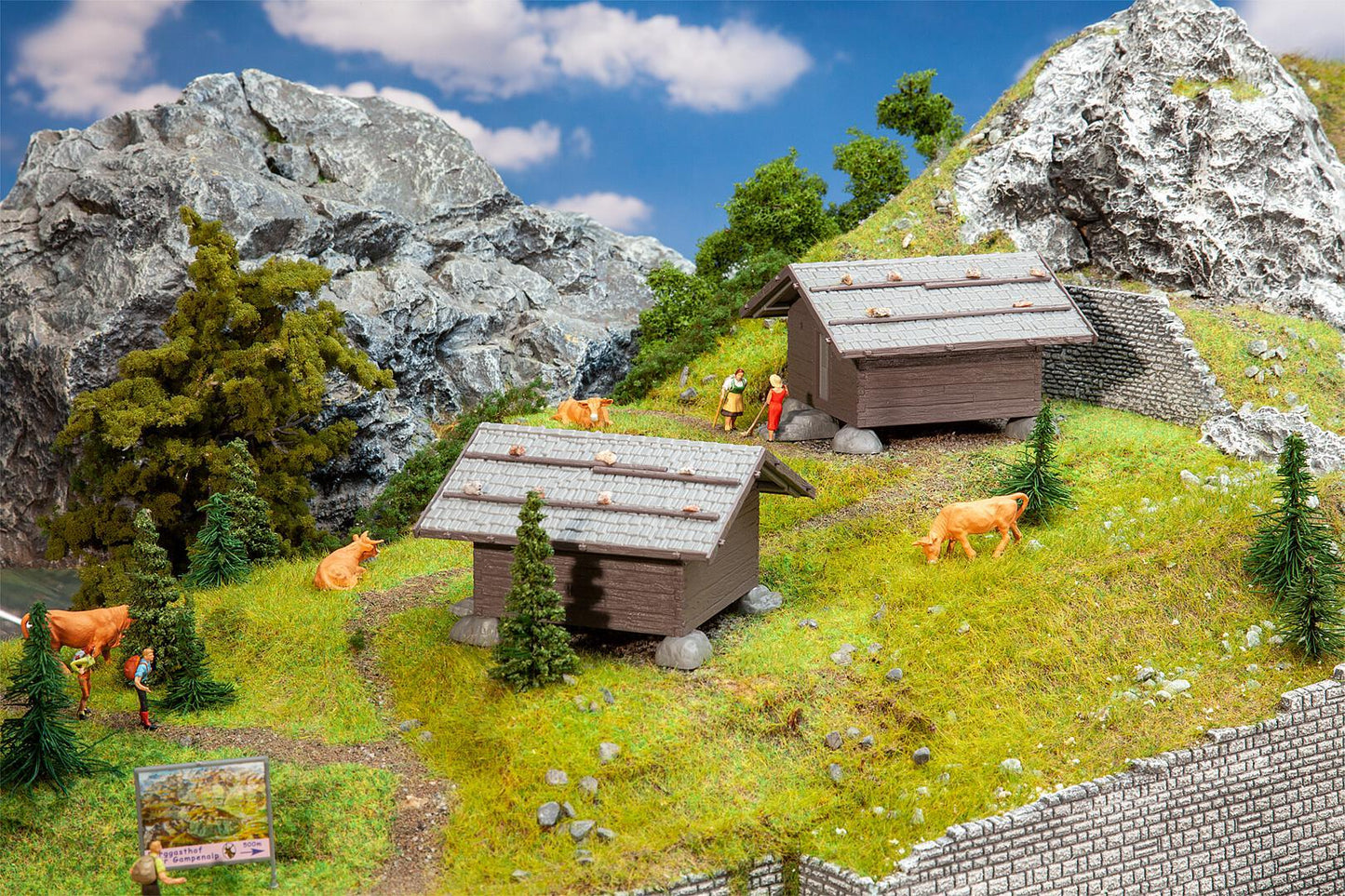130636 Hay Barns (2) Kit