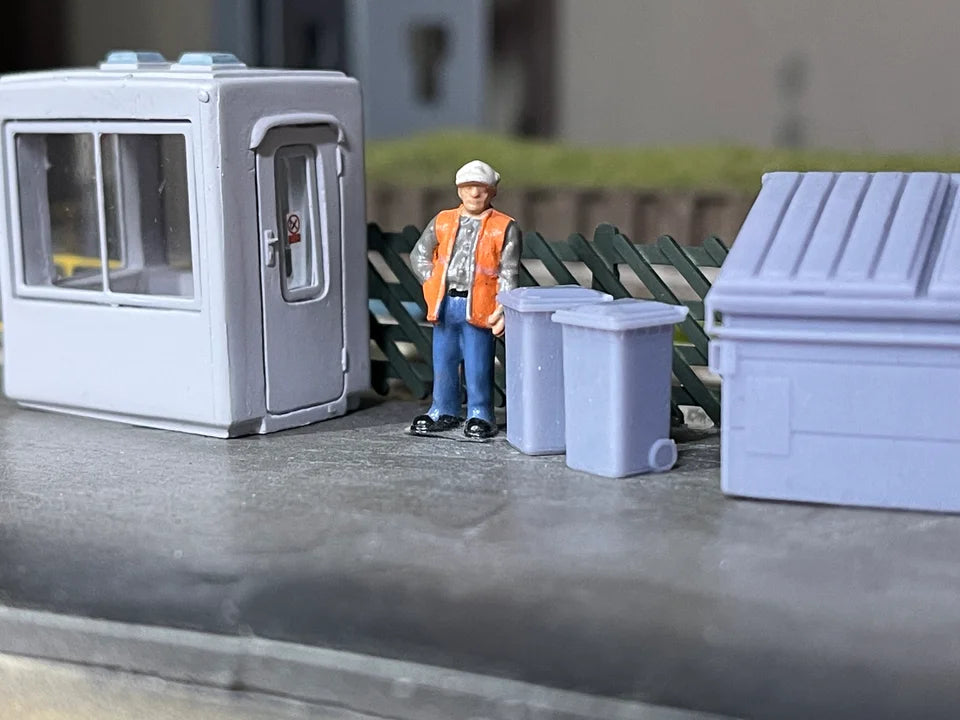 OO Gauge Wheelie Bins (Pack of 10) - Unpainted