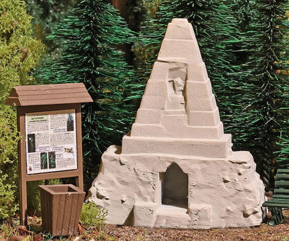 BUS1861 Obelisk in the forest