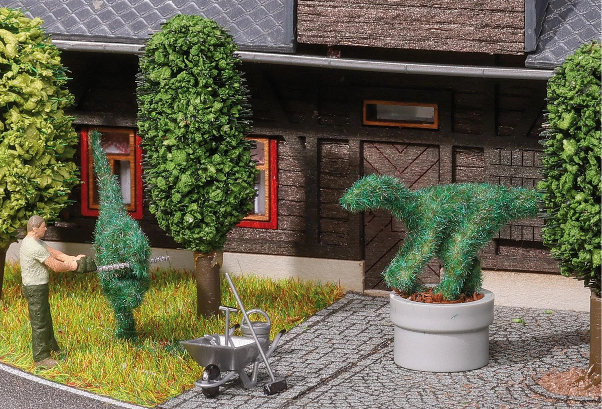 BUS1864 Prehistoric topiary
