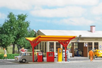 BUS1917 Petrol Station H0